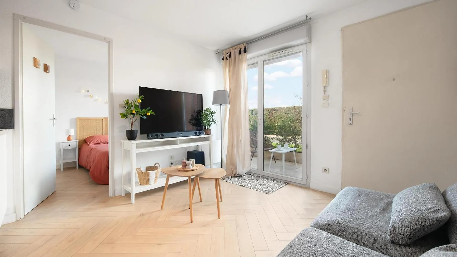 Joli T2 Avec Terrasse Et Parking location